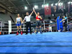 Esra Yalın, Türkiye Kick Boks'ta Bronz Madalya Kazandı!