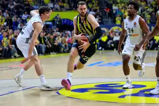 Fenerbahçe, Real Madrid'i 78-67 Yendi! EuroLeague İkinciliği Devam Ediyor