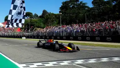 Verstappen, İtalya'da F1 Zaferini Kazandı!