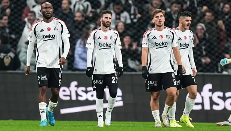 Beşiktaş'ta Derbi Öncesi 4 Oyuncu Ceza Tehlikesi!