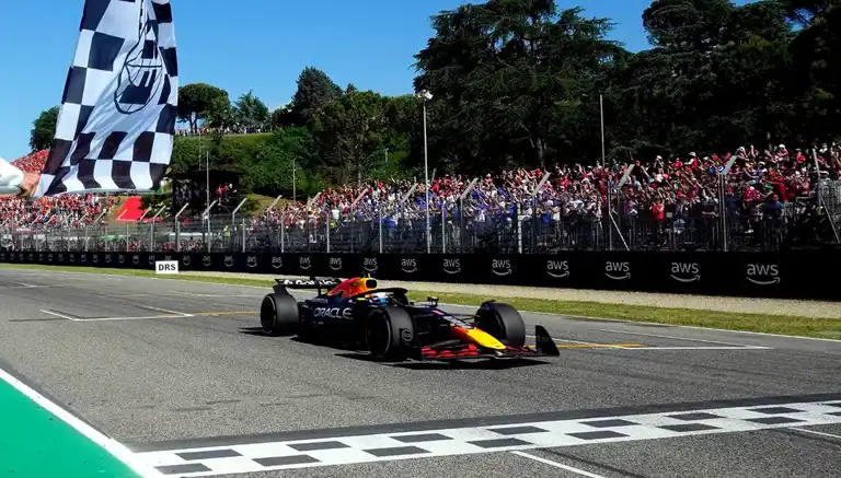Verstappen, İtalya'da F1 Zaferini Kazandı!