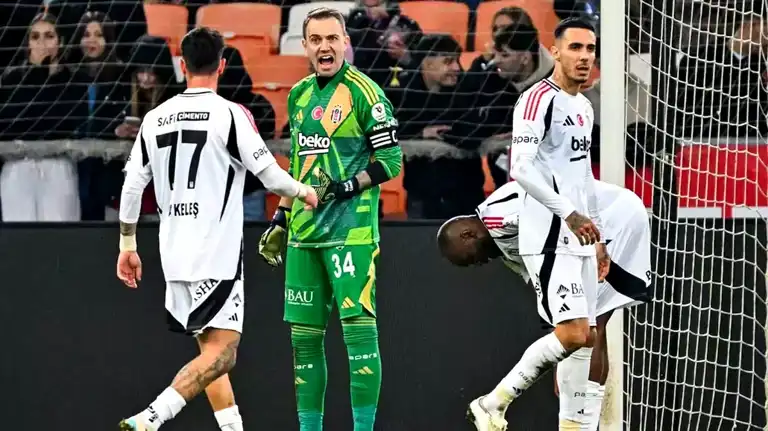 Beşiktaş Soyunma Odasında Kriz!  Yabancılar ile Yerliler Karşı Karşıya
