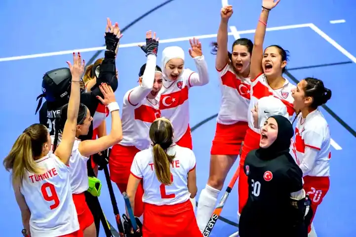 Ümit Milli Kadın Hokey Takımı Avrupa'da 3. Oldu!
