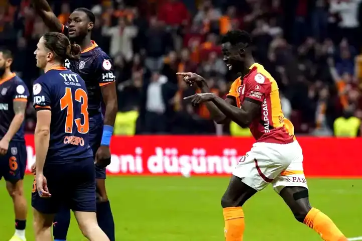 Sanchez, Başakşehir'e Karşı 3. Golünü Attı!