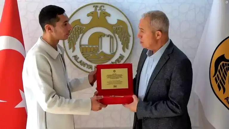 Toprak Razgatlıoğlu, Alanya'da Şampiyonluğunu Kutladı!