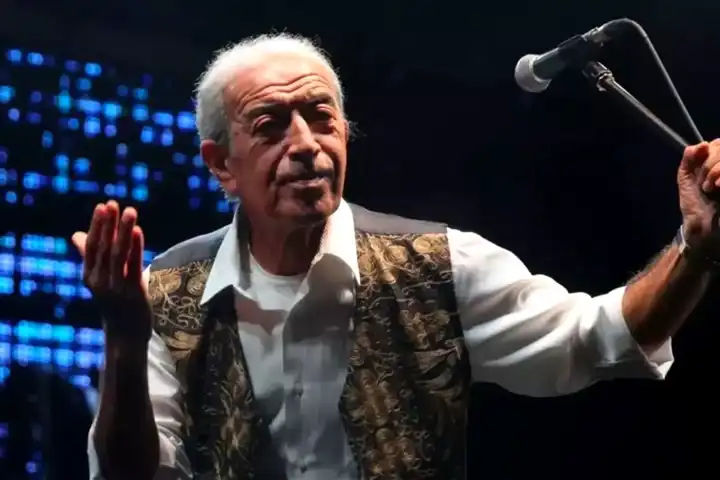 Yoğun Bakımdaki Edip Akbayram'ı Sevenleri Ziyaret Ediyor