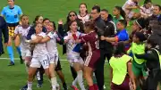 Kadın Futbolunda Final Sonrası Arbede: Venezuela Altın Madalyayı Kazandı, Şili'den Saldırı Girişimi