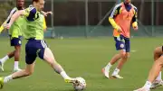 Fenerbahçe'de Galatasaray Derbisi Hazırlıkları Sürüyor: Mert Müldür Takıma Katıldı