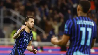 Hakan Çalhanoğlu'nun Golleriyle Inter Finale Yükseldi