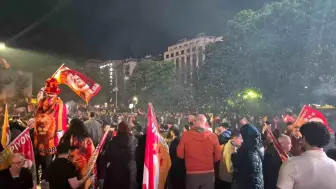 Galatasaraylı Taraftarlar Şampiyonluk Coşkusunu Paylaştı