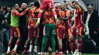 Süper Lig'de Şampiyon Galatasaray, İki Takım Veda Etti