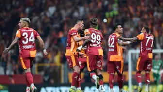 Galatasaray, Antalyaspor'u 4-2 Yenerek Üst Üste 4. Şampiyonluğunu İlan Etti