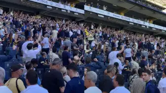 Fenerbahçe Olağanüstü Genel Kurulu'nda Oy Verme İşlemi Devam Ediyor, Taraftarlar Aziz Yıldırım'a Destek Verdi