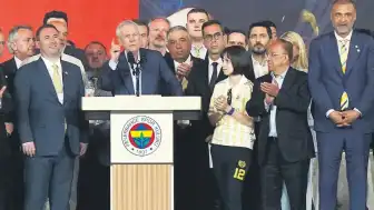 Aziz Yıldırım, Fenerbahçe Olağanüstü Seçimli Genel Kurulu'nda Yeniden Başkan Seçildi
