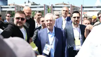 Fenerbahçe'de Yeni Teknik Direktör Bugün Saat 13.00'te Duyurulacak