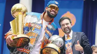 New York Knicks, 53 Yıl Sonra Gelen NBA Şampiyonluğunu Muhteşem Bir Törenle Kutladı