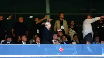 Fenerbahçe Olağanüstü Genel Kurulu'nda Arbede Yaşandı