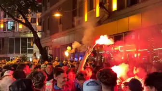 Aston Villa Taraftarları İstanbul'da Şampiyonluğu Coşkuyla Kutladı