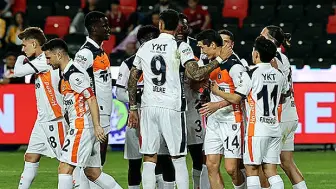 Başakşehir Avrupa Kupaları İçin Umutlu, Göztepe Fırsatı Kaçırdı