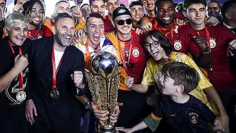 Galatasaray'ın Şampiyonluk Kupasını Ural Aküzüm mü Verecek?