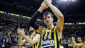 Jan Vesely Basketbola Veda Ediyor