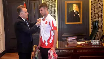 Milli Muay Thai Sporcusu D.B. Dünya Şampiyonası İçin Malezya'ya Gidiyor