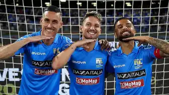 Napoli Efsaneleri Yardım Maçında Buluştu