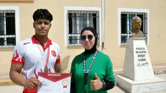 Okulunda Davul Zurna ile Karşılanan Türkiye Şampiyonu Wushu Sporcusu