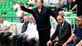 Sakaryaspor Kongresi'nde Arbede Yaşandı, Seçim Ertelendi