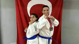 Anne ve Kızı Jujitsu'da Birlikte Şampiyon Oldu