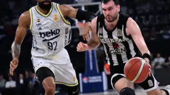 Basketbol Süper Ligi Final Serisi: Fenerbahçe Beko Deplasmanda Beşiktaş GAIN'i Mağlup Ederek Seride Öne Geçti
