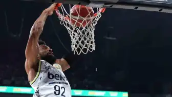 Basketbol Süper Ligi Play-off Final Serisi: Fenerbahçe, Beşiktaş'ı Deplasmanda Mağlup Ederek Seride Öne Geçti