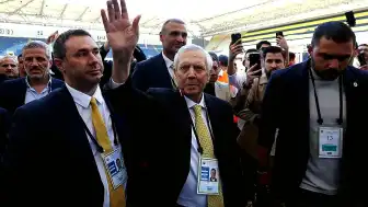 Fenerbahçe'de Yeni Dönem: Vedat Muriqi Transferi Tamamlandı