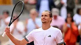 Fransa Açık'ta Zverev ve Andreeva Çeyrek Finale Yükseldi