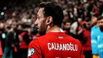 Inter Milanlı Futbolcu Hakan Çalhanoğlu'nun Kariyeri ve Özel Hayatı