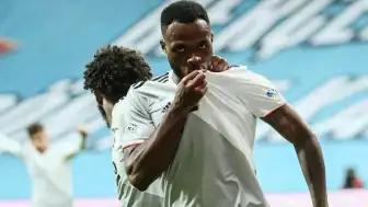 Kanadalı Forvet Cyle Larin'in Beşiktaş Kariyeri ve Profili