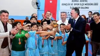 Kestel Belediyesi Okul Sporları Birincilerine Forma Desteği Sağladı