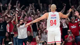 Olimpiakos, Ergin Ataman'ın Panathinaikos'unu Yenerek Yunanistan Basketbol Ligi Şampiyonu Oldu