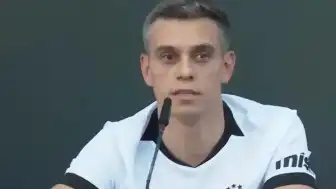 Beşiktaş Başkanı Serdal Adalı: "Trossard çok daha farklı sözleşmeler yapabilecekken bizim hedeflerimizi, vizyonumuzu ve bizim için dünyanın en büyük kulübü olan Beşiktaşımızı tercih etti"