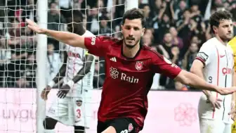Beşiktaş Kulübü Salih Uçan ve Kristjan Asllani ile Yollarını Ayırdığını Duyurdu