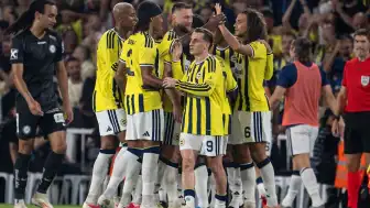 Fenerbahçe Taraftarından Archie Brown'a Tepki: "Böyle Oynayacaksa Forma Giymesin"