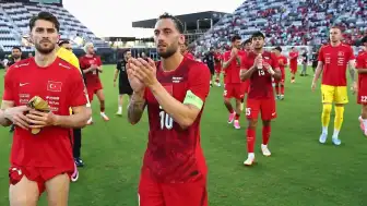 Hakan Çalhanoğlu'ndan TFF Başkanlığı Açıklaması: 'Kendimi O Makamda Görüyorum'