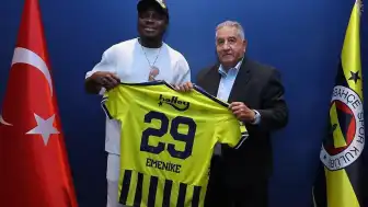 Emmanuel Emenike'den Fenerbahçe'ye Ziyaret