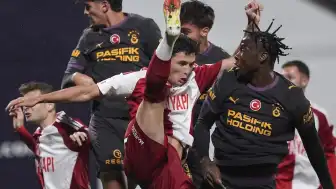 Galatasaray'da İki Genç Transfer Ayrılıyor: Bitshiabu ve Ugochukwu'nun Geleceği Belirsiz
