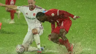 Ümraniyespor - Boluspor Maçı Yağmur Nedeniyle Yarıda Kaldı