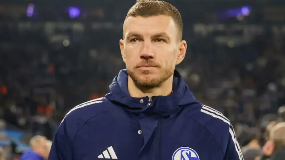 Edin Dzeko, 40 yaşında Schalke 04 ile Bundesliga'ya dönme hazırlığında