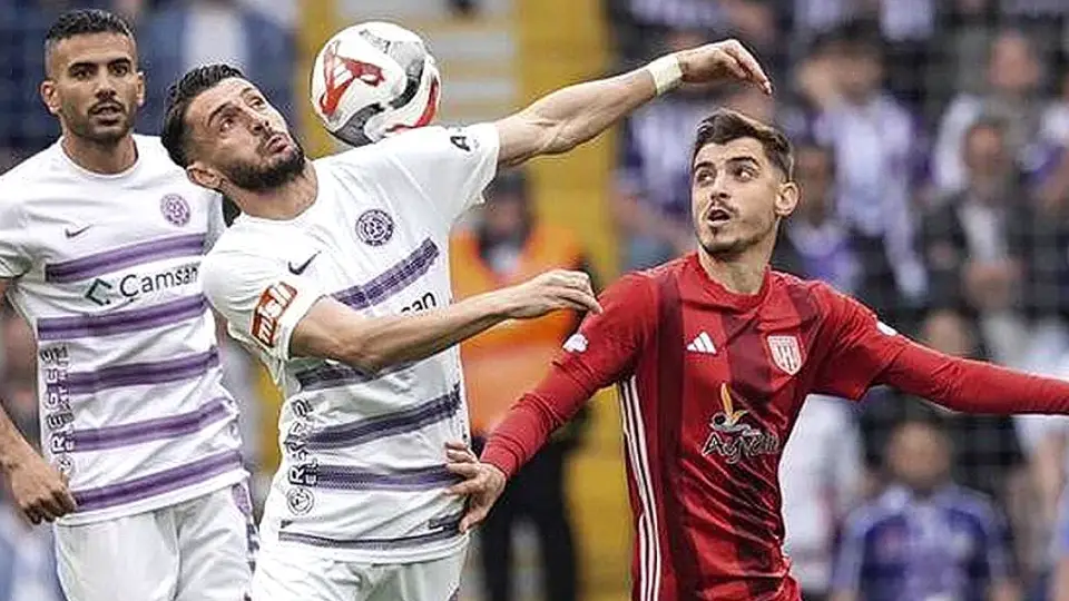 52 Orduspor FK, Ayvalıkgücü Belediyespor'u Yenerek 2. Lig'e Yükseldi
