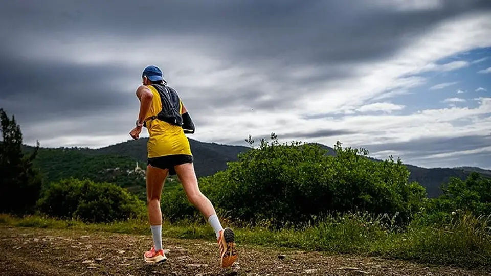 Efeler Yolu Ultra Trail'de Dereceye Giren Sporculara Madalyaları Verildi