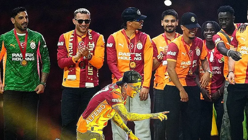 Galatasaray Şampiyonluğunu Rams Park'ta Taraftarıyla Kutladı