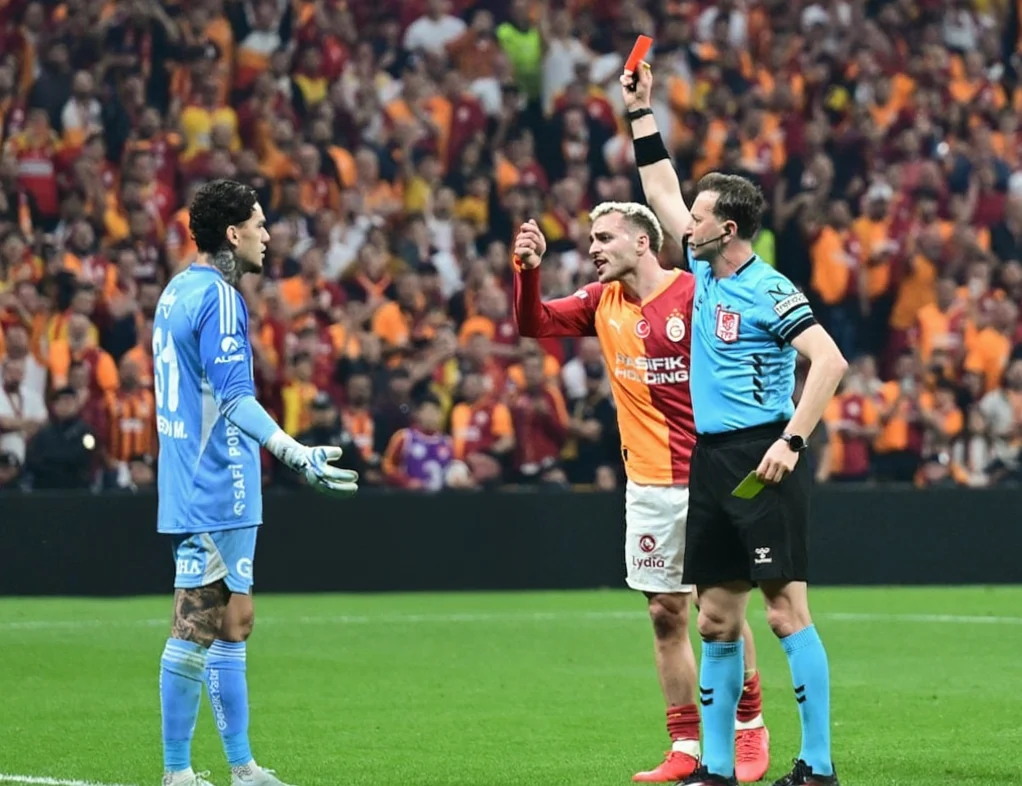 E.'dan Açıklama: "Hakem Yönetimine Eleştirilerim Sürüyor"